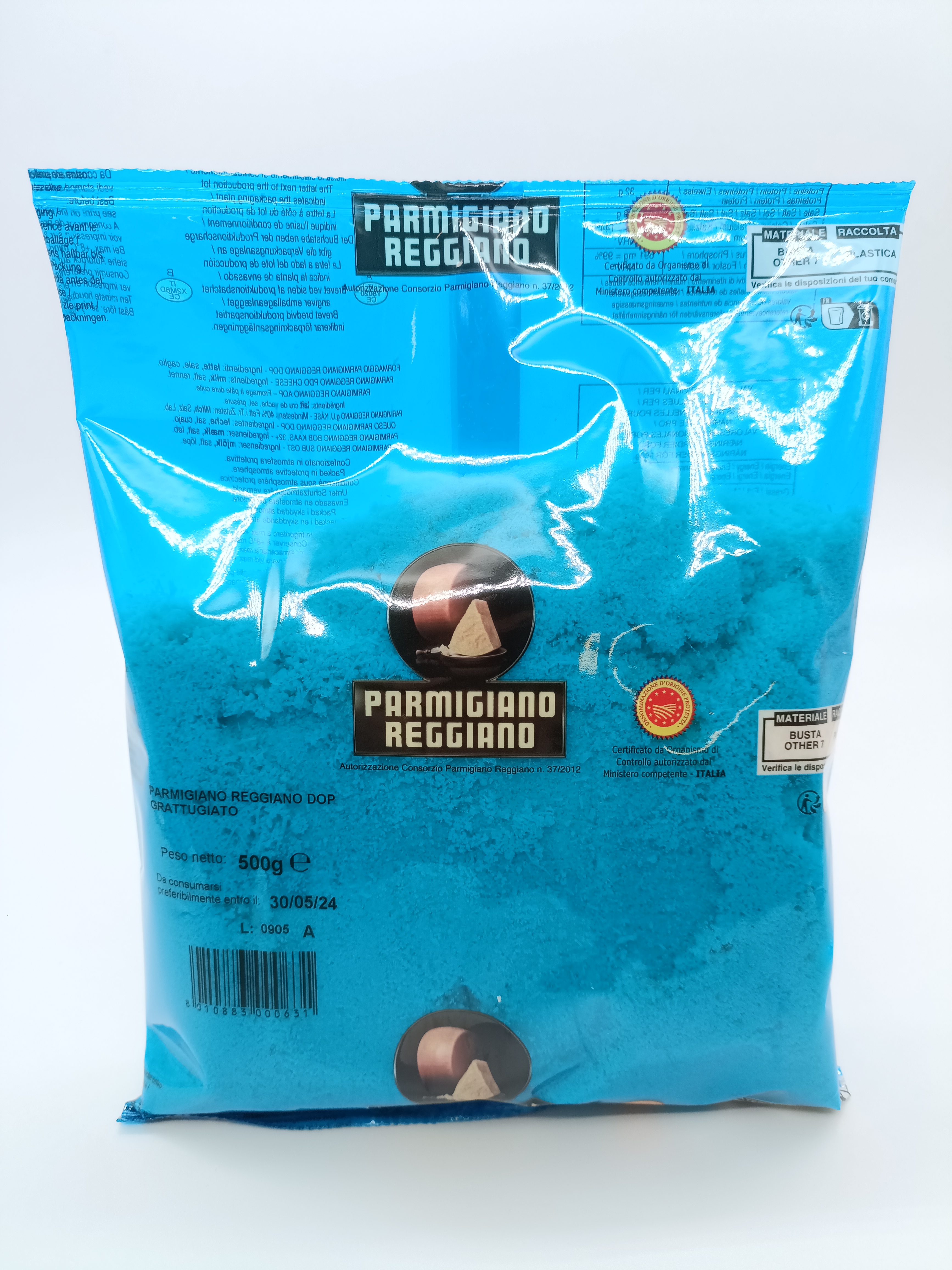 Fromages italiens Parmigiano Reggiano râpé